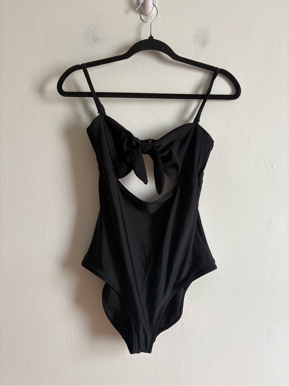 Aerie Sz M Black Cut Out Bow One Piece Swimsuit - Picture 2 of 7